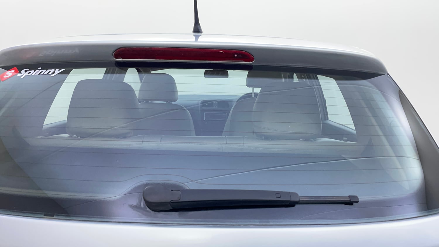 Used 2013 Volkswagen Polo Comfortline 1.2L (P) Petrol Manual top_features Rear wiper