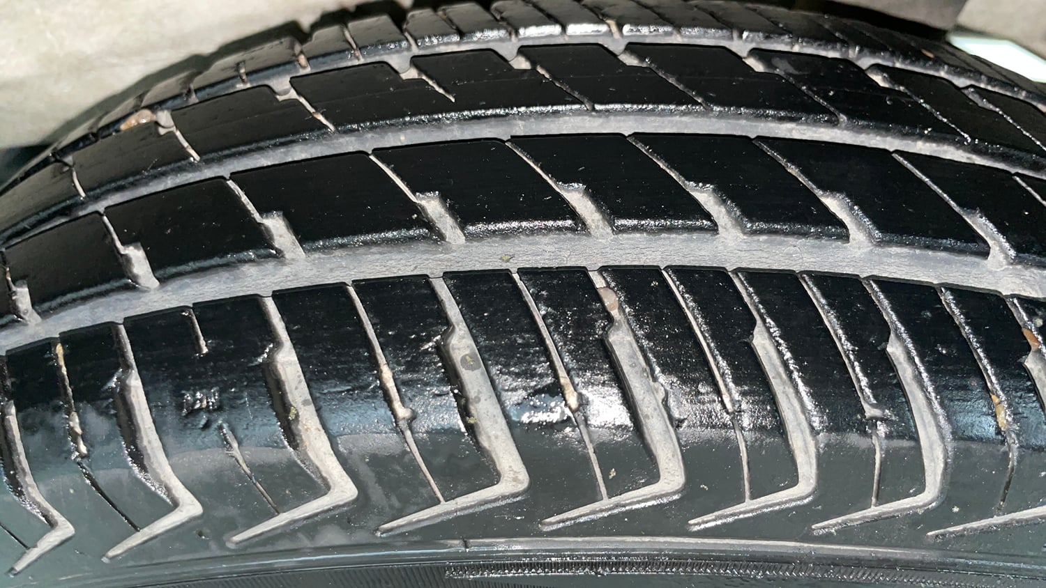 Used 2023 Maruti Suzuki Alto K10 LXi Petrol Manual tyres LEFT REAR TYRE TREAD VIEW