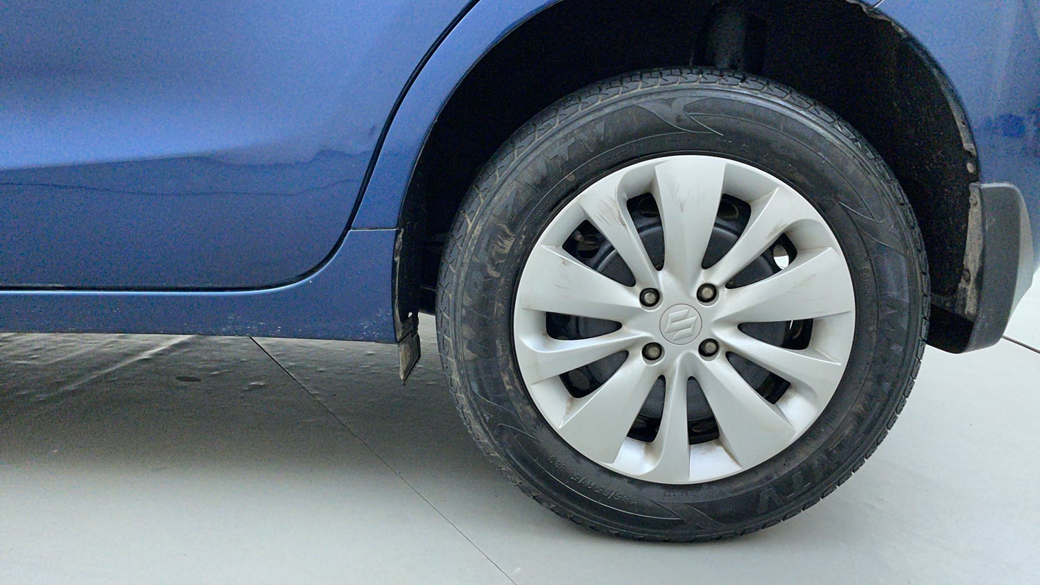 Used 2018 Maruti Suzuki Baleno Delta 1.2 Petrol Manual tyres LEFT REAR TYRE RIM VIEW