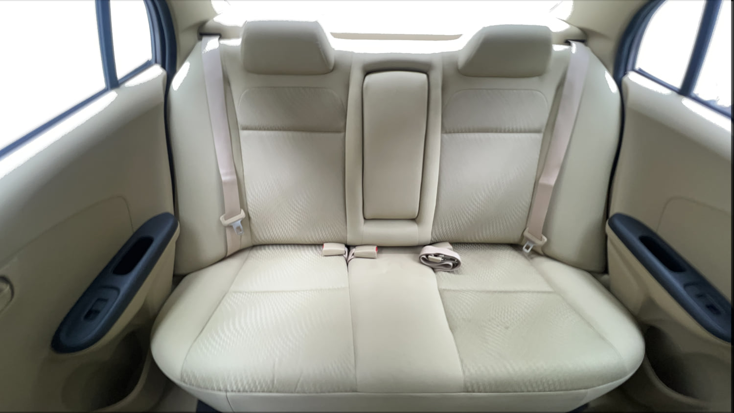 Used 2014 Honda Amaze 1.2 S i-VTEC Petrol Manual interior REAR SEAT CONDITION VIEW