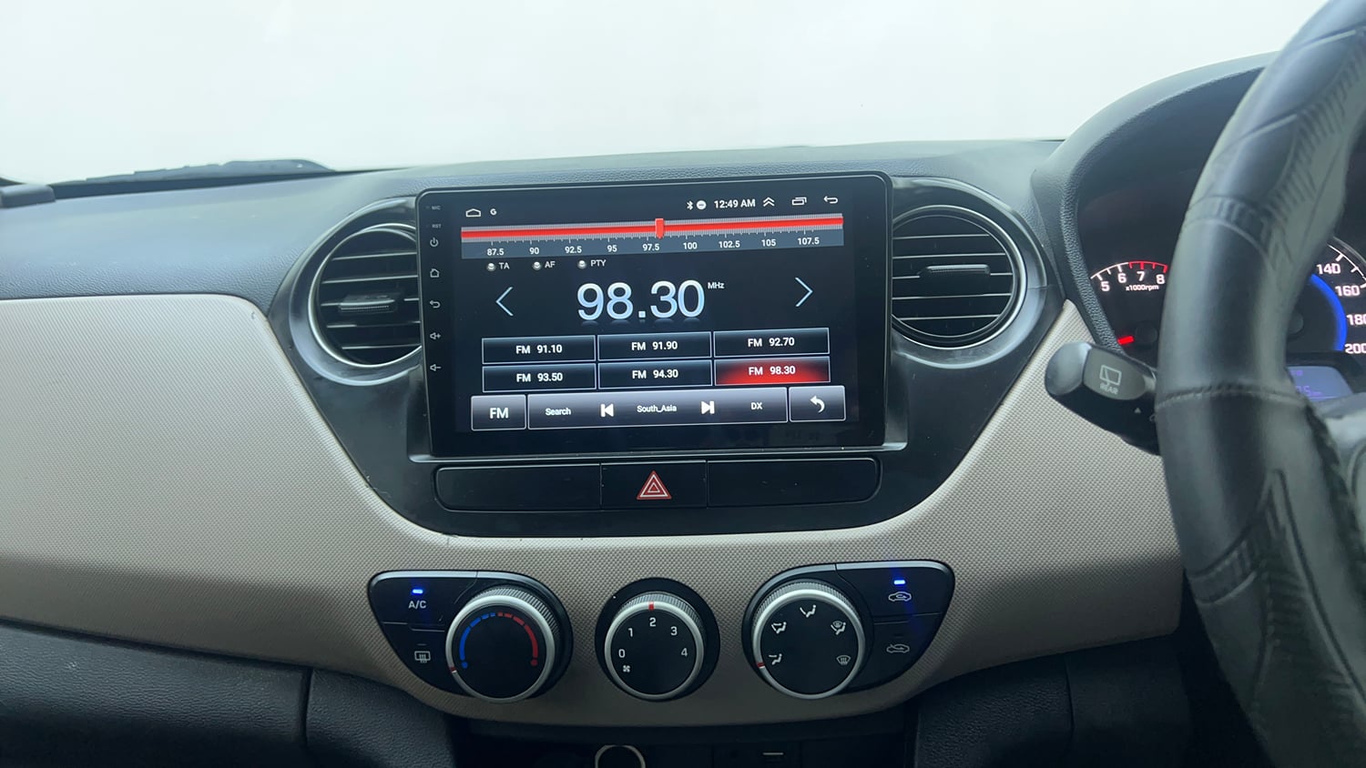 Used 2016 Hyundai Grand i10 Asta AT 1.2 Kappa VTVT (O) Petrol Automatic top_features Integrated (in-dash) music system