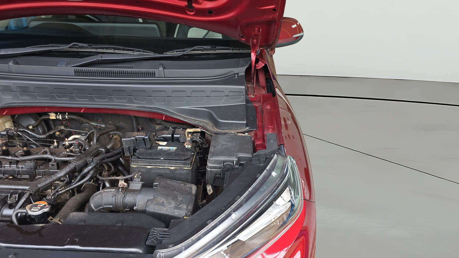 Used 2022 Kia Sonet HTK Plus 1.2 Petrol Manual engine ENGINE LEFT SIDE HINGE & APRON VIEW
