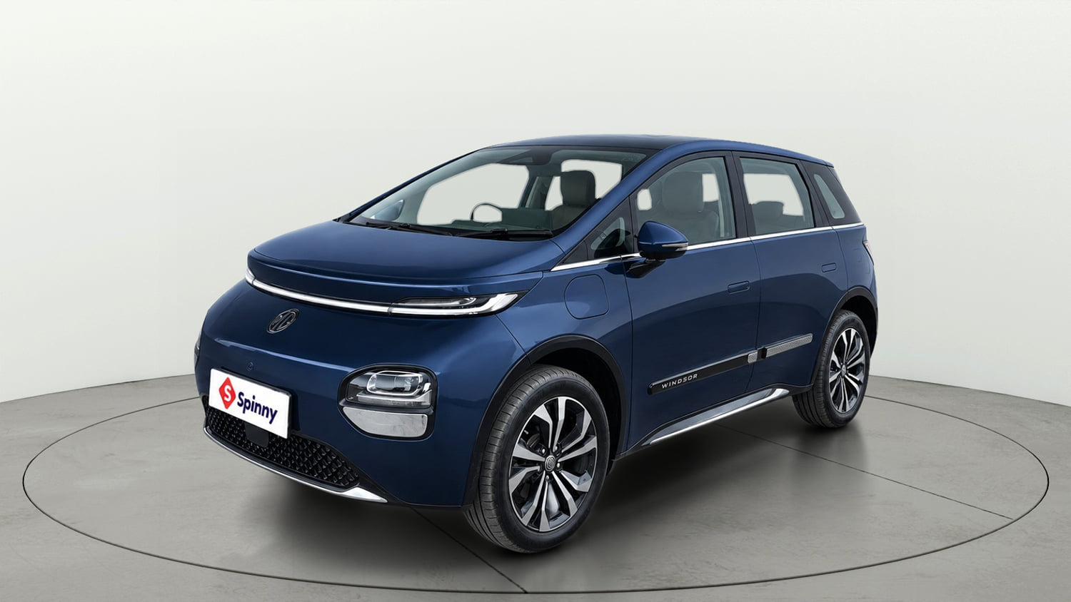 Used 2025 MG Motors Windsor EV Essence Pro Electric Automatic exterior LEFT FRONT CORNER VIEW