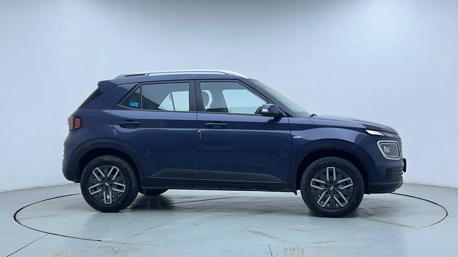 Used 2022 Hyundai Venue S(O) 1.0 Turbo iMT Petrol Manual exterior RIGHT SIDE VIEW