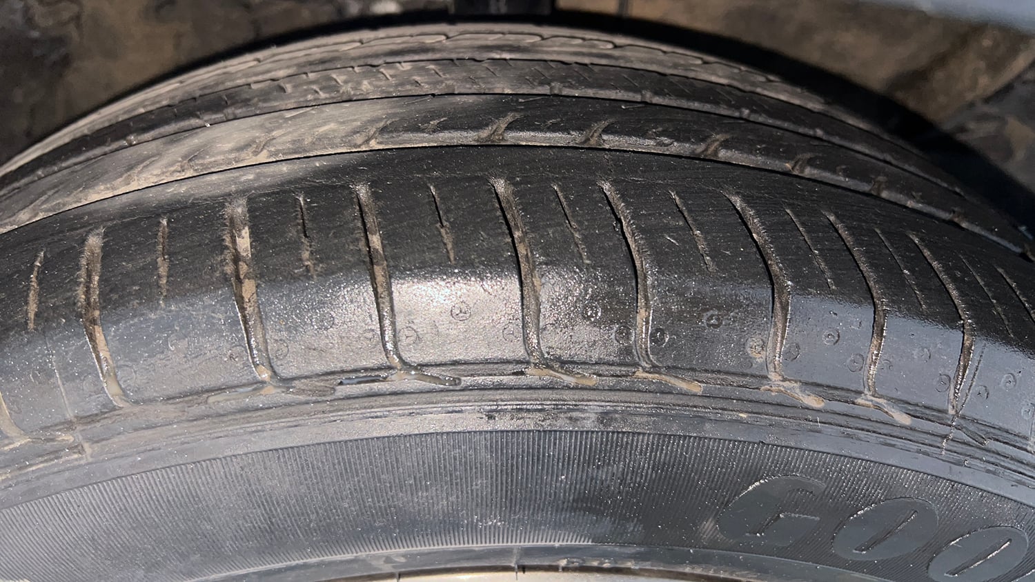Used 2023 Kia Seltos GTX Plus 1.4 DCT Petrol Automatic tyres RIGHT FRONT TYRE TREAD VIEW