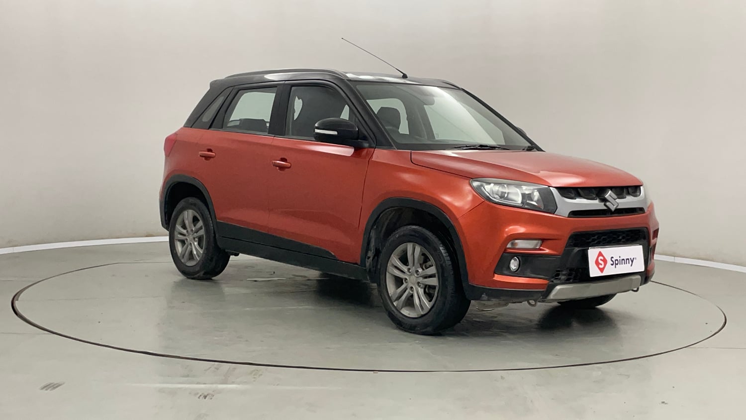 Used 2017 Maruti Suzuki Vitara Brezza ZDi+ Dual Tone Diesel Manual exterior RIGHT FRONT CORNER VIEW