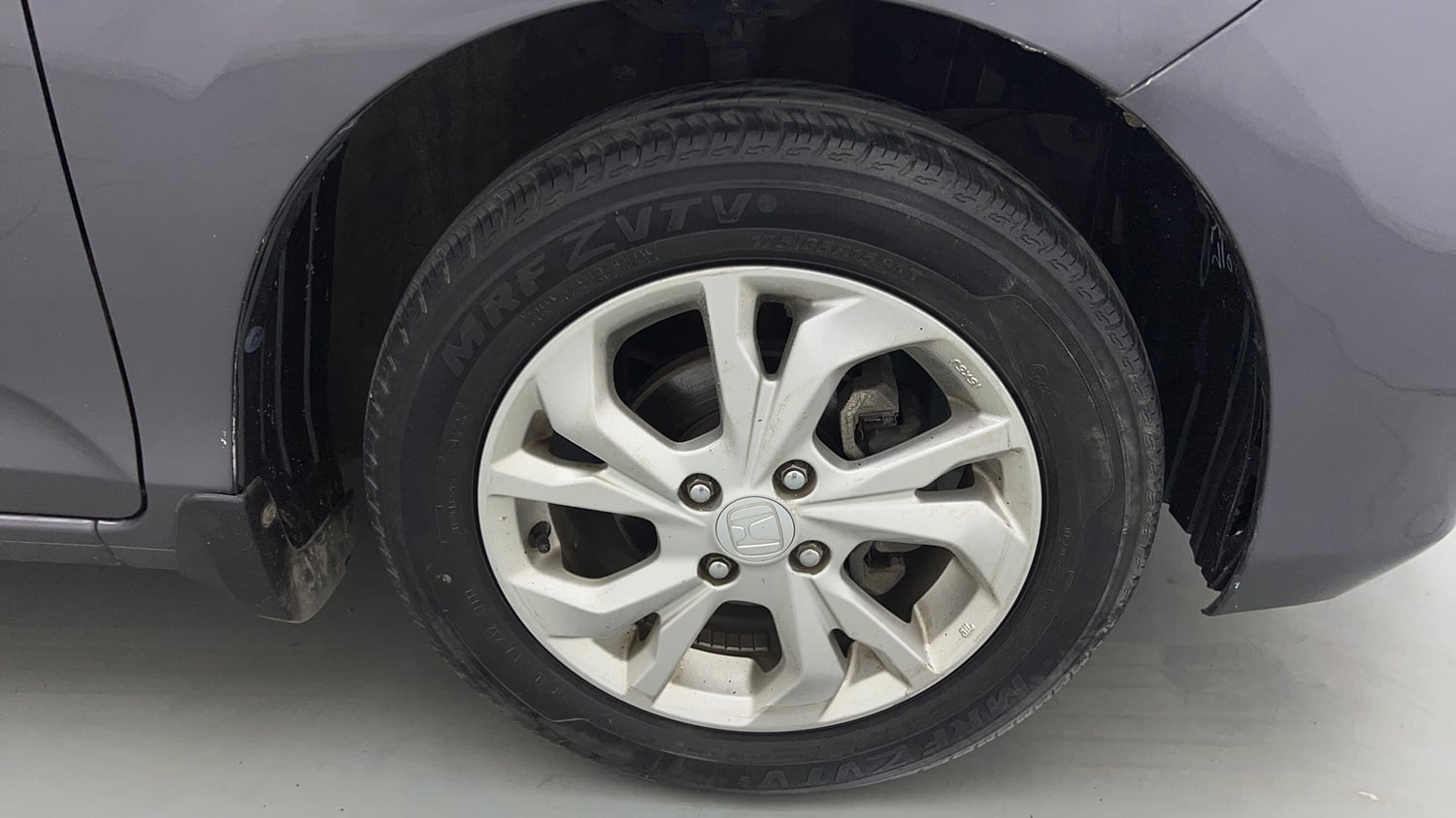 Used 2018 Honda Amaze 1.2 V MT Petrol Petrol Manual tyres RIGHT FRONT TYRE RIM VIEW