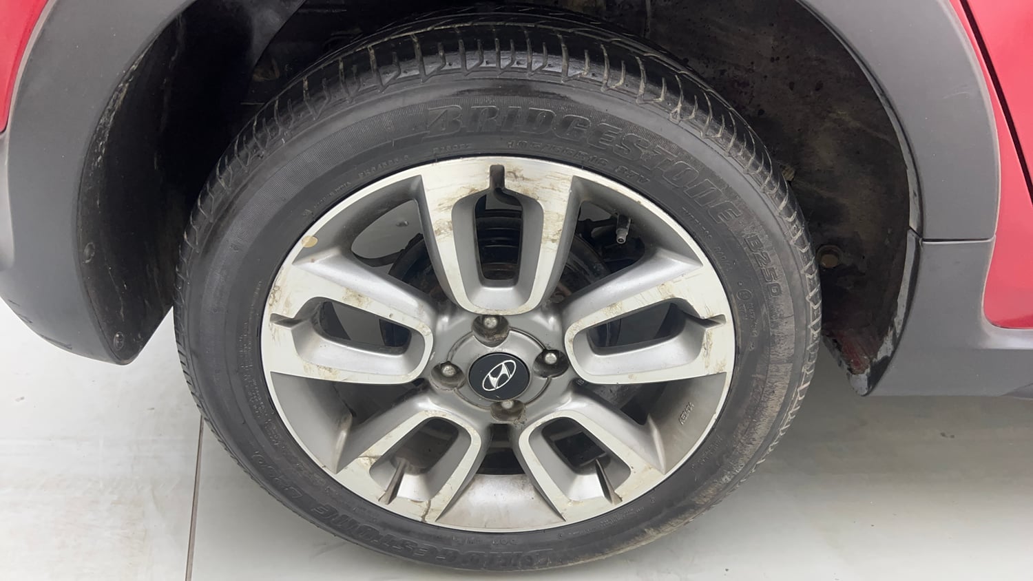 Used 2016 Hyundai i20 Active 1.2 SX Petrol Manual tyres RIGHT REAR TYRE RIM VIEW