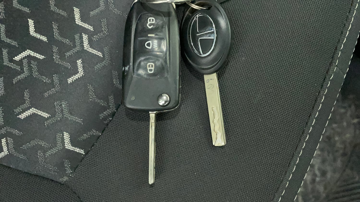 Used 2022 Tata Tiago XZA Plus Petrol Automatic extra CAR KEY VIEW