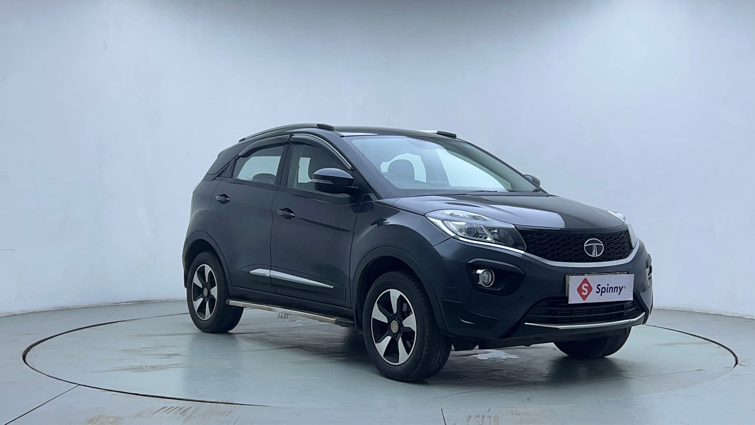 Used 2018 Tata Nexon XZA Plus Diesel Diesel Automatic exterior RIGHT FRONT CORNER VIEW