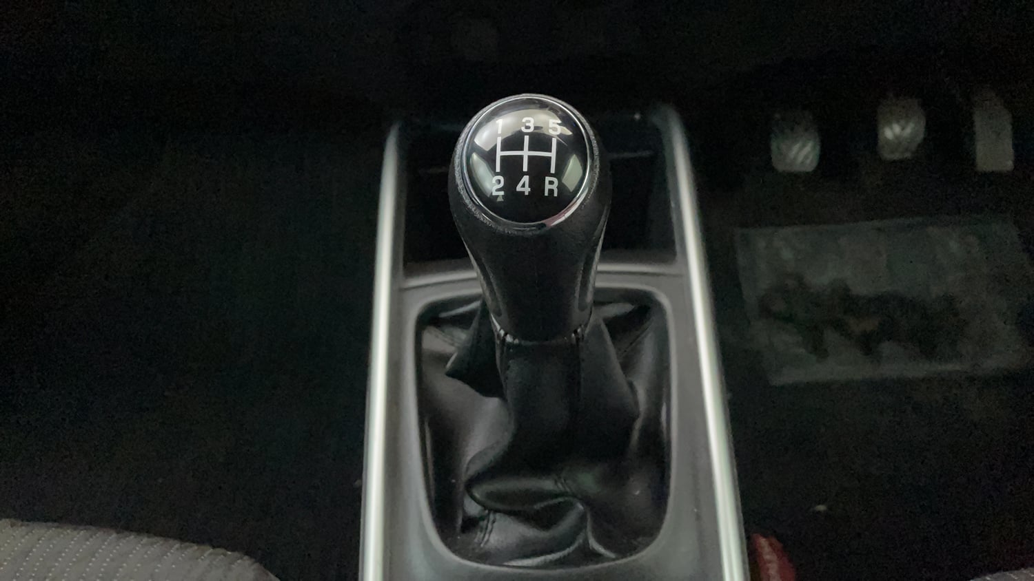 Used 2016 Maruti Suzuki Baleno Alpha 1.2 Petrol Manual interior GEAR  KNOB VIEW