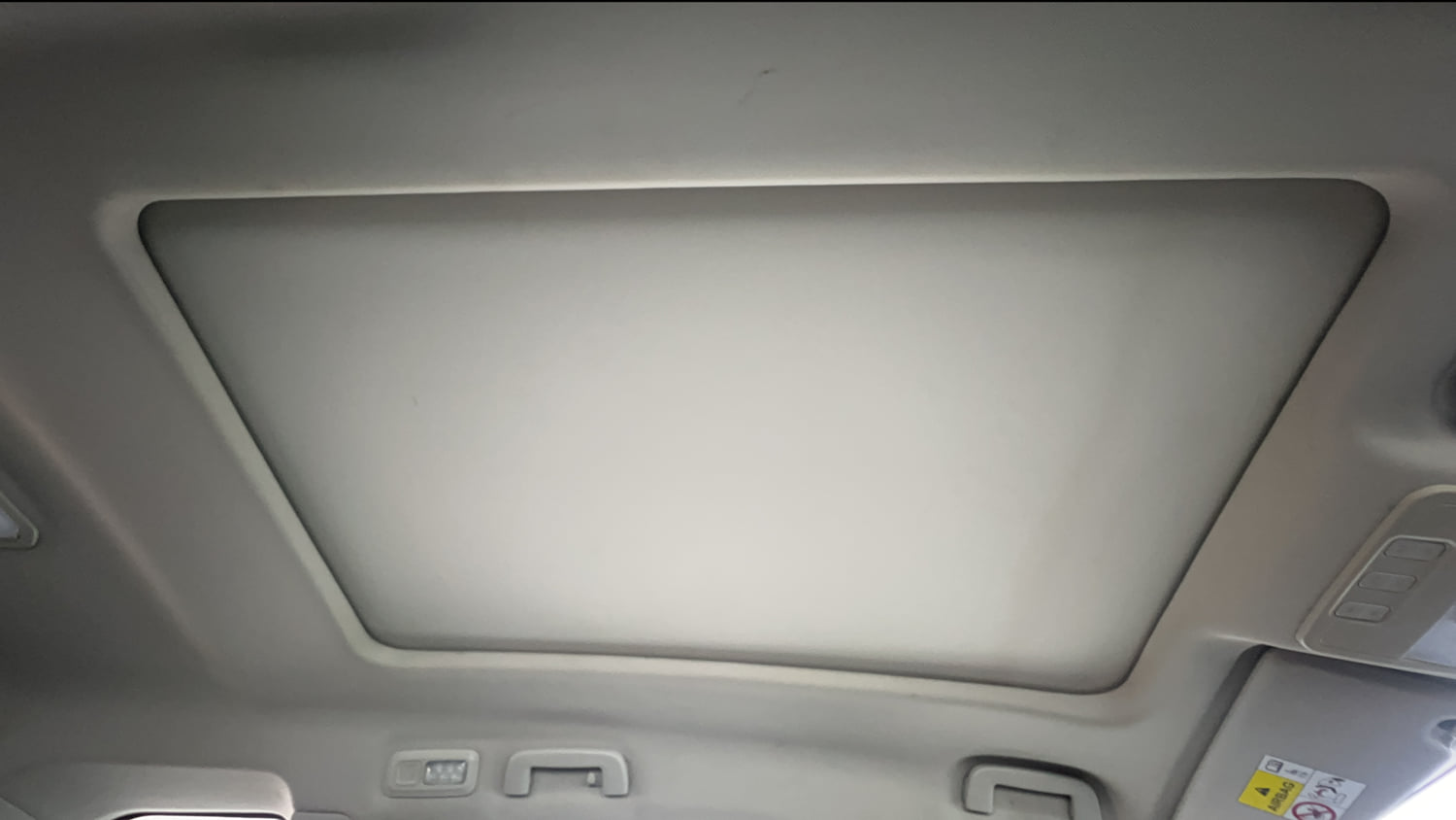 Used 2022 Tata Safari XTA Plus Diesel Automatic top_features Sunroof