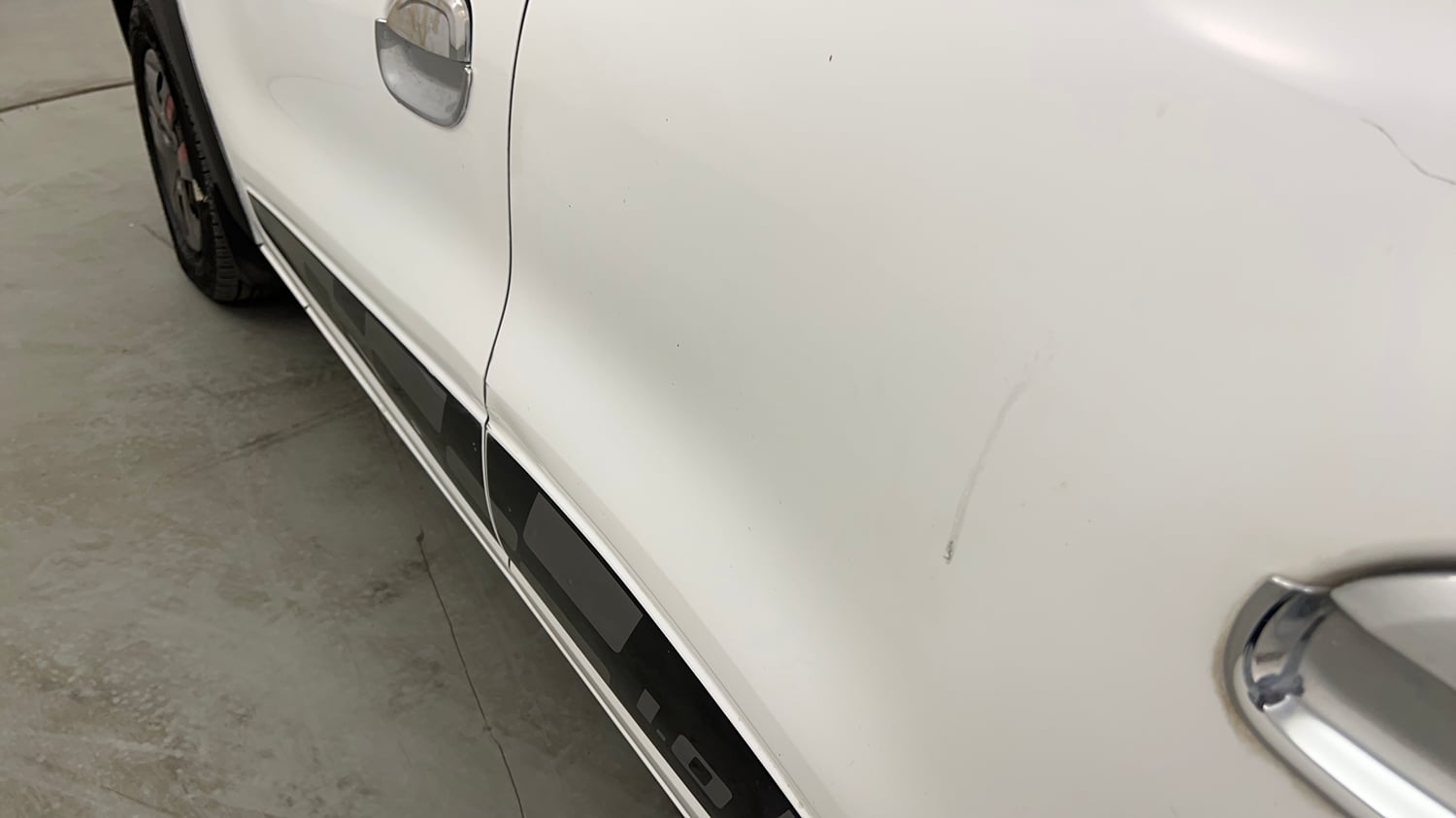Used 2017 Renault Kwid 1.0 RXT AMT Petrol Automatic dents MINOR DENT