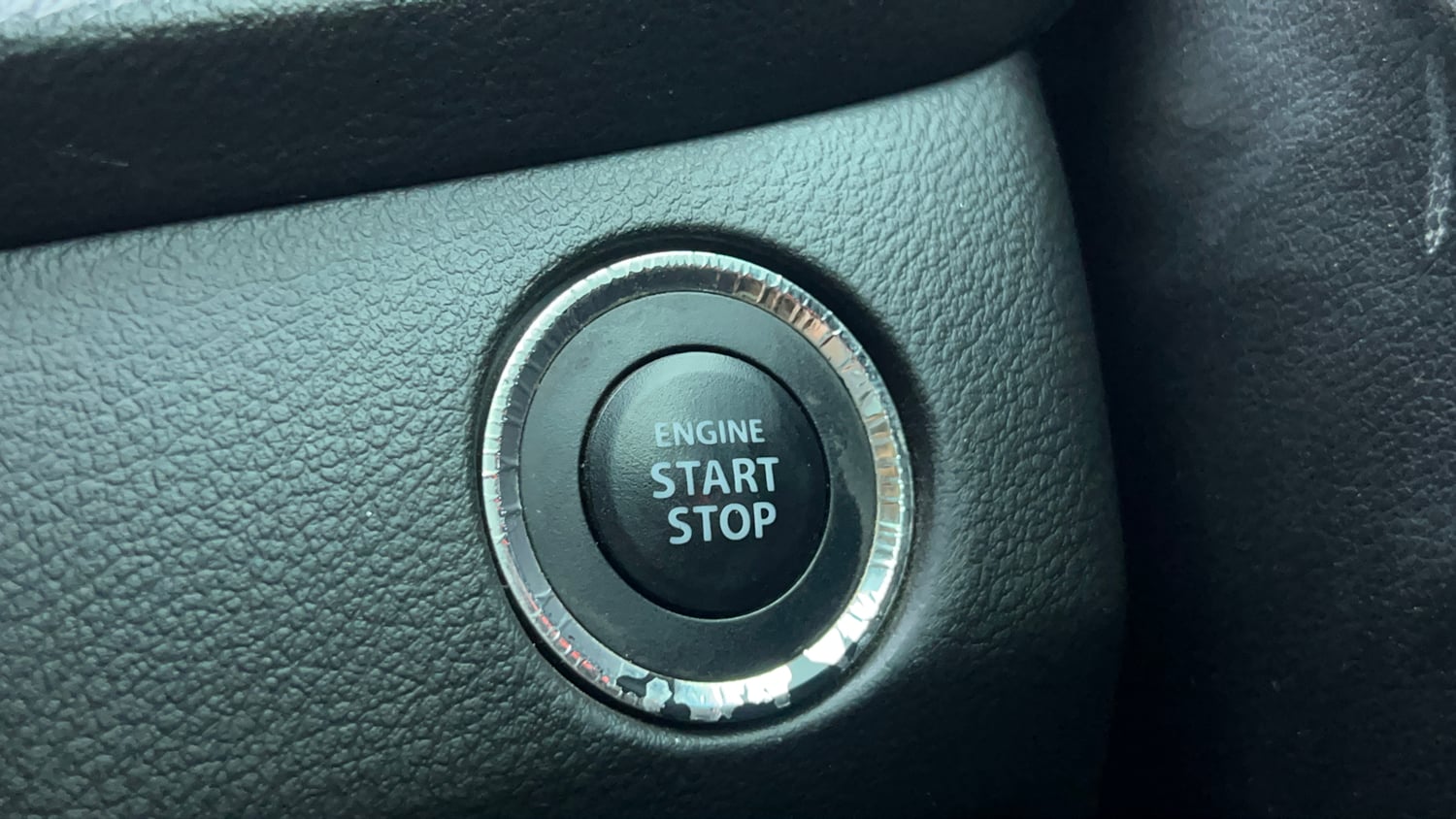 Used 2017 Maruti Suzuki Baleno Zeta 1.2 AT Petrol Automatic top_features Keyless start
