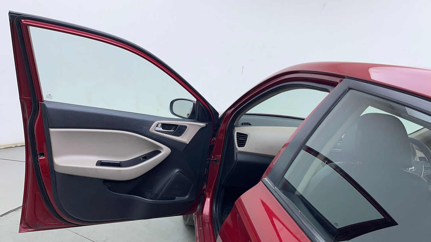 Used 2019 Hyundai Elite i20 Sportz Plus 1.2 Petrol Manual interior LEFT FRONT DOOR OPEN VIEW