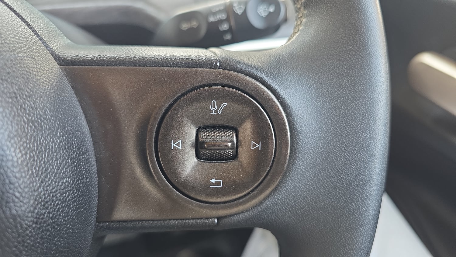 Used 2025 MG Motors Windsor EV Essence Pro Electric Automatic top_features Adaptive cruise control