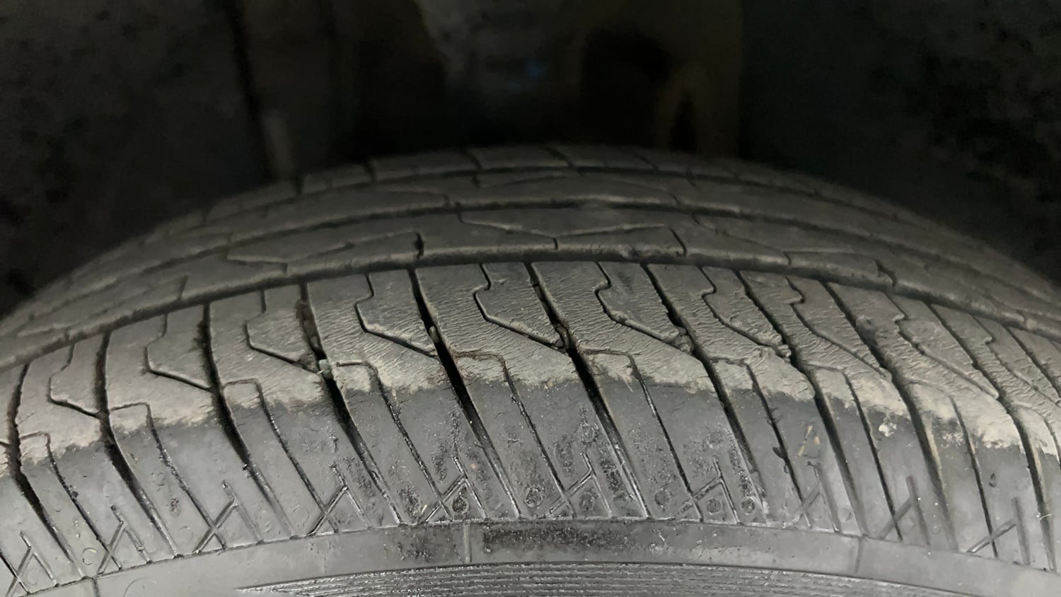 Used 2024 MG Motors Comet EV Excite Electric Automatic tyres LEFT FRONT TYRE TREAD VIEW