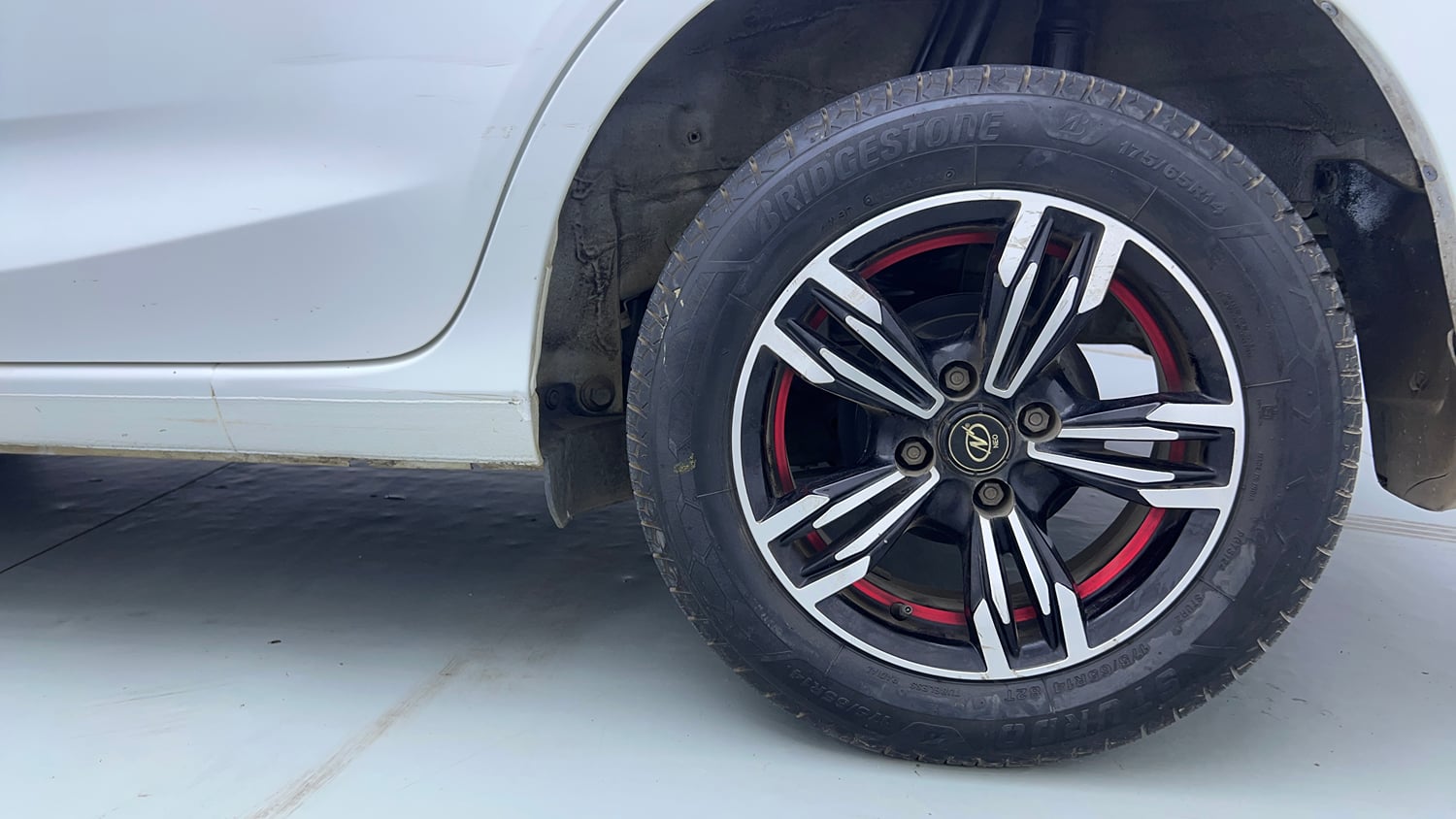 Used 2020 Honda Amaze 1.2 S MT Petrol Petrol Manual tyres LEFT REAR TYRE RIM VIEW
