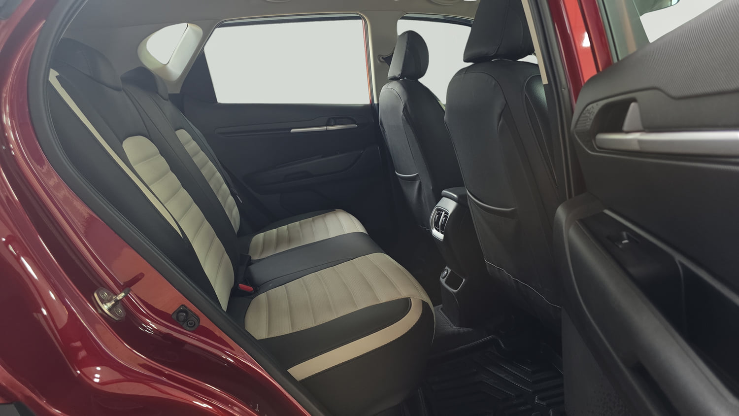 Used 2022 Kia Sonet HTK Plus 1.2 Petrol Manual interior RIGHT SIDE REAR DOOR CABIN VIEW