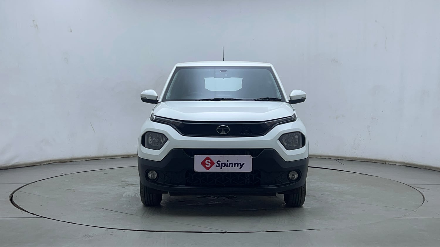 Used 2024 Tata Punch Adventure Rhythm Pack MT Petrol Manual exterior FRONT VIEW