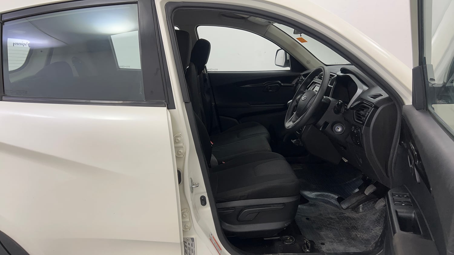 Used 2018 Mahindra KUV100 NXT K8 D 6 STR Diesel Manual interior RIGHT SIDE FRONT DOOR CABIN VIEW