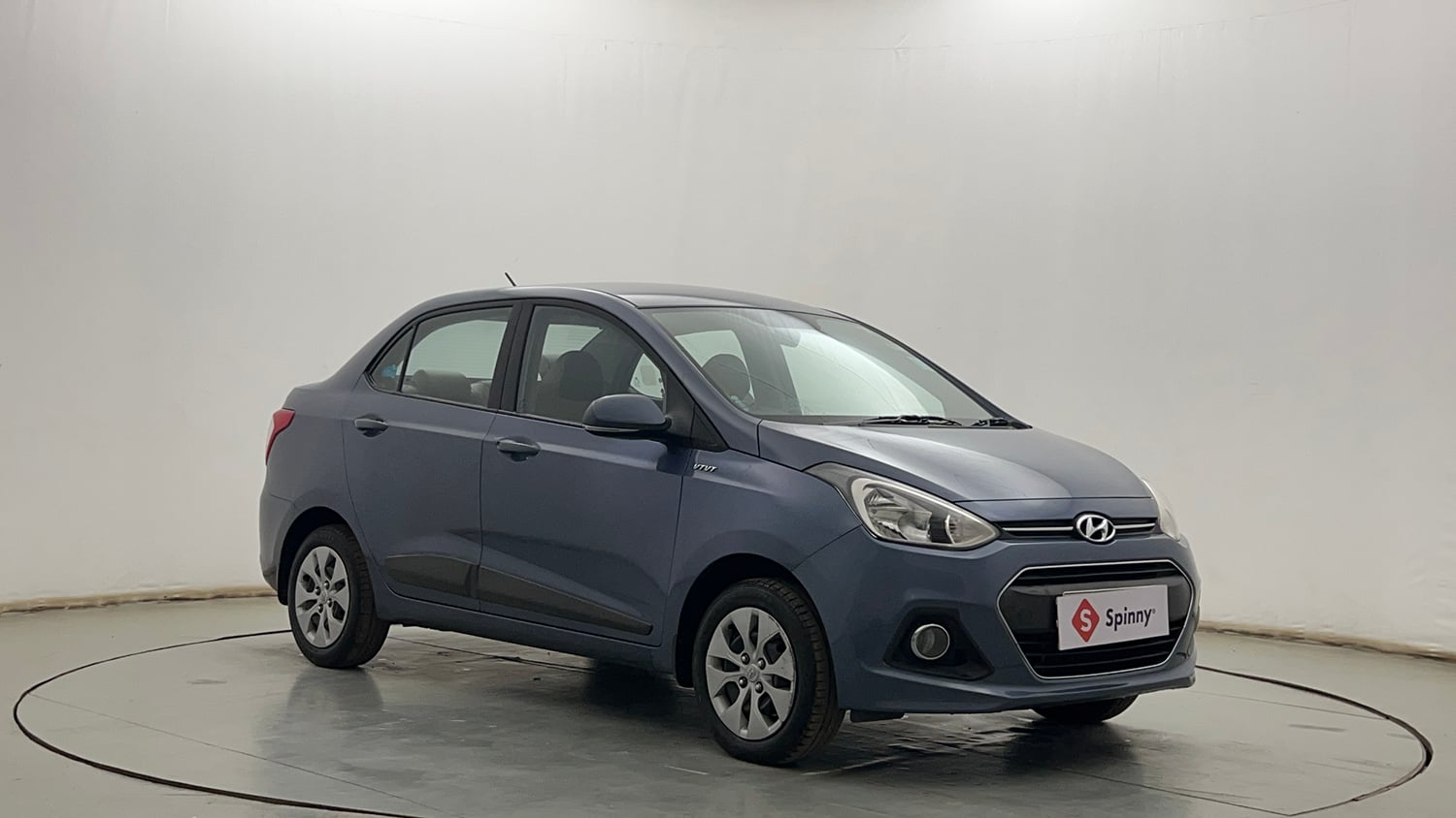 Used 2015 Hyundai Xcent S 1.2 Petrol Manual exterior RIGHT FRONT CORNER VIEW