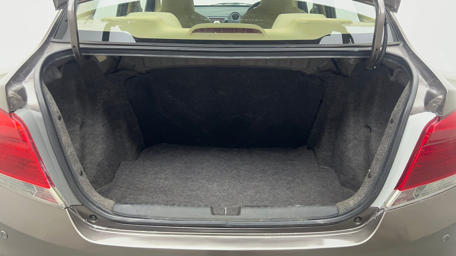 Used 2014 Honda Amaze 1.2 S i-VTEC Petrol Manual interior DICKY INSIDE VIEW