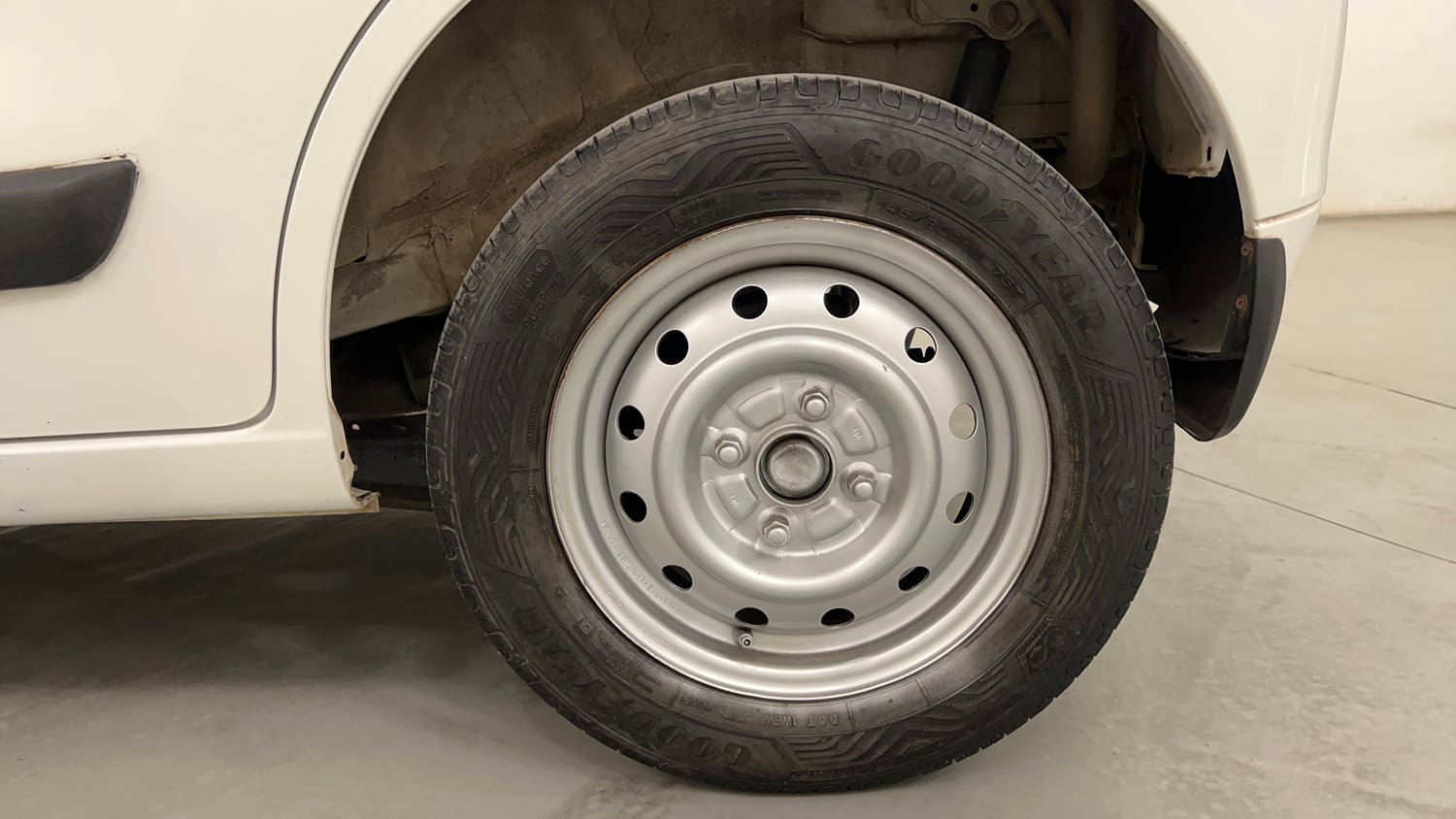 Used 2012 Maruti Suzuki Wagon R LXi Petrol Manual tyres LEFT REAR TYRE RIM VIEW