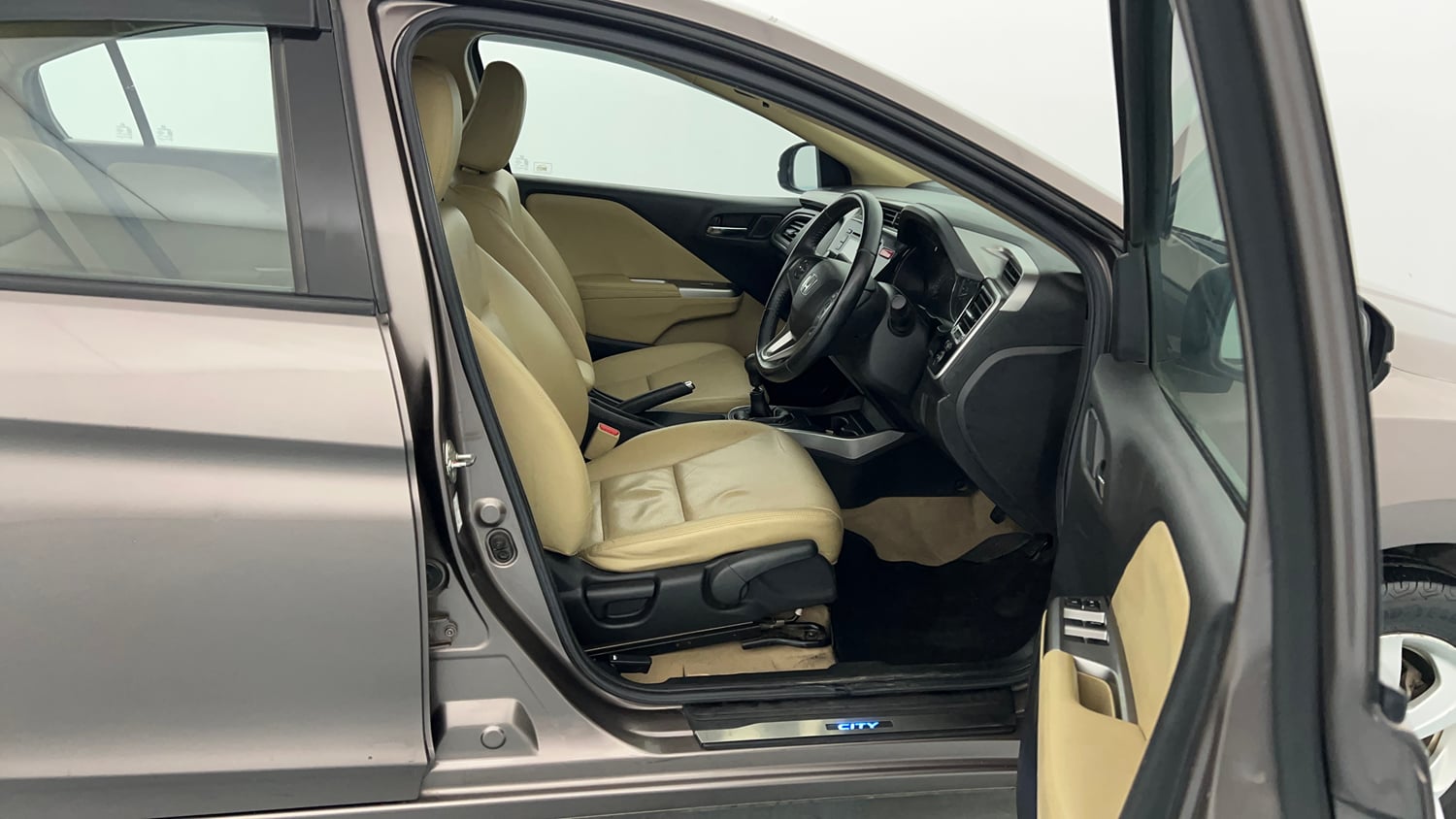 Used 2014 Honda City VX Petrol Manual interior RIGHT SIDE FRONT DOOR CABIN VIEW