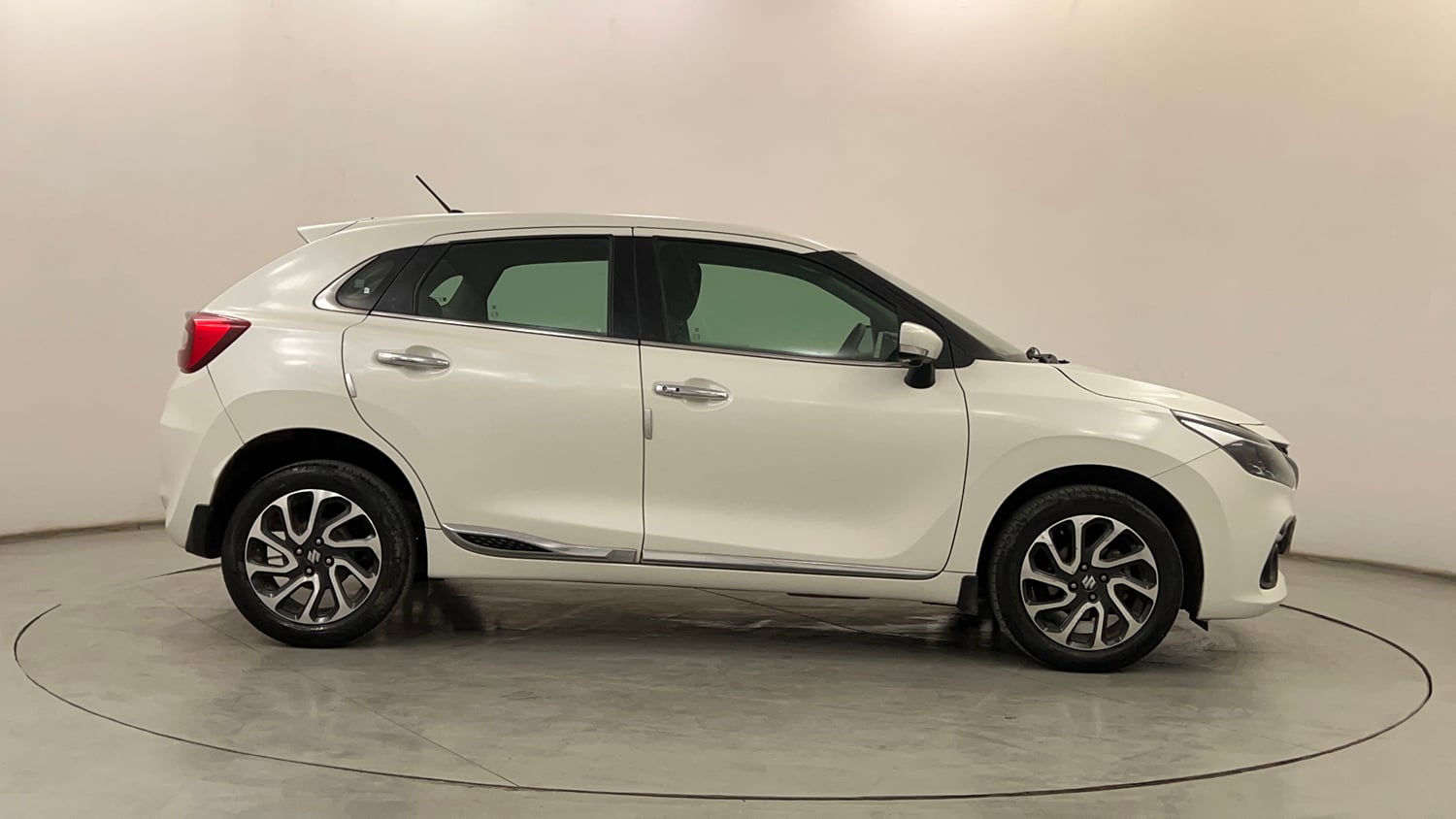 Used 2022 Maruti Suzuki Baleno Alpha AGS Petrol Automatic exterior RIGHT SIDE VIEW