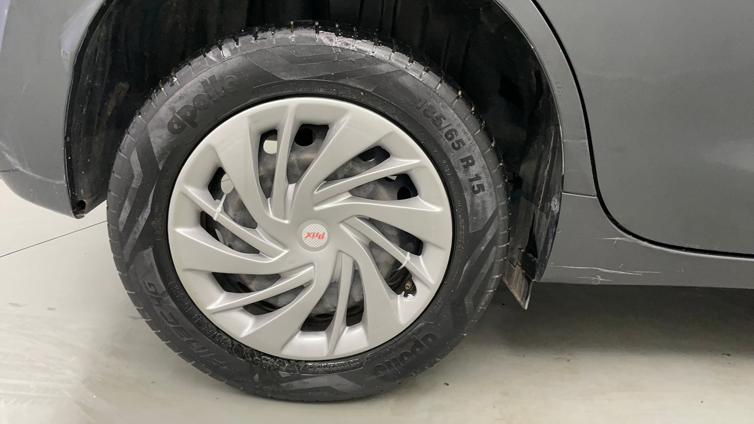 Used 2022 Toyota Glanza S Petrol Manual tyres RIGHT REAR TYRE RIM VIEW