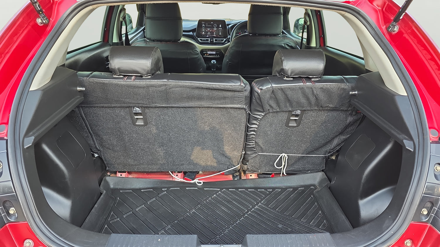 Used 2023 Toyota Glanza V Petrol Manual interior DICKY INSIDE VIEW