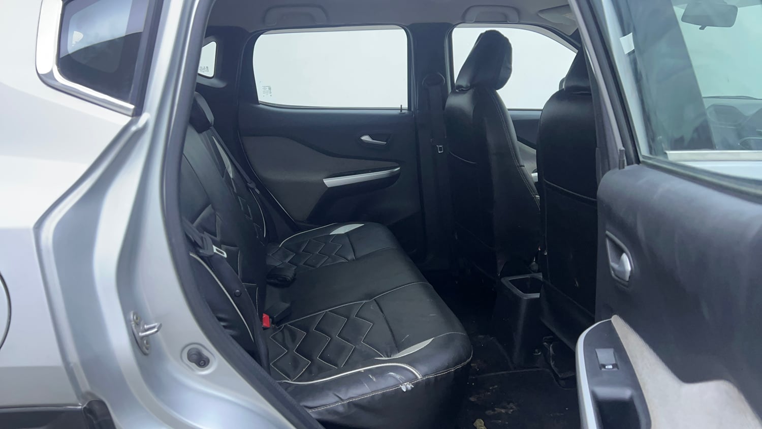 Used 2023 Nissan Magnite XL Petrol Manual interior RIGHT SIDE REAR DOOR CABIN VIEW