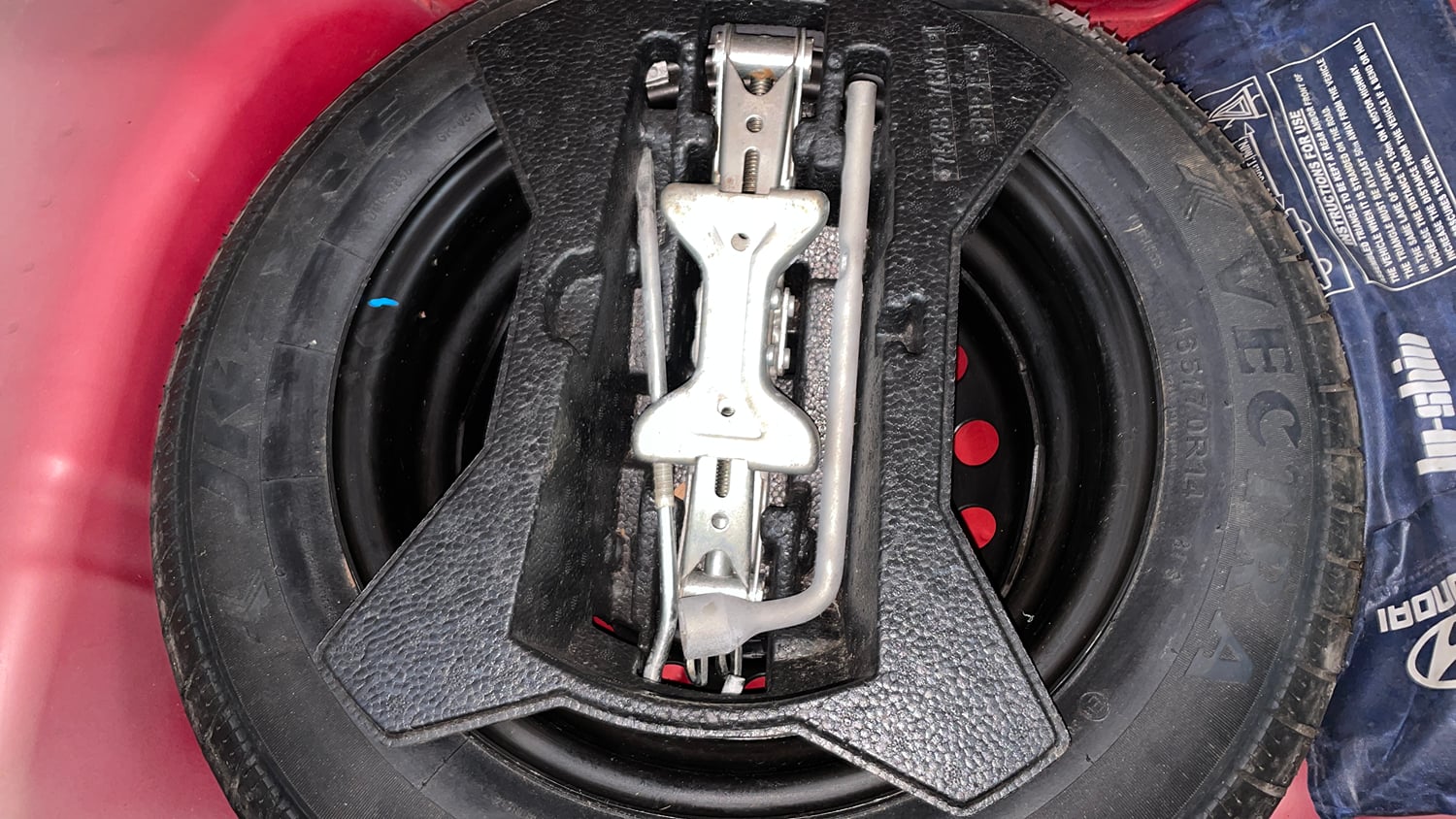 Used 2016 Maruti Suzuki Celerio ZXi AMT Petrol Automatic tyres SPARE TYRE VIEW