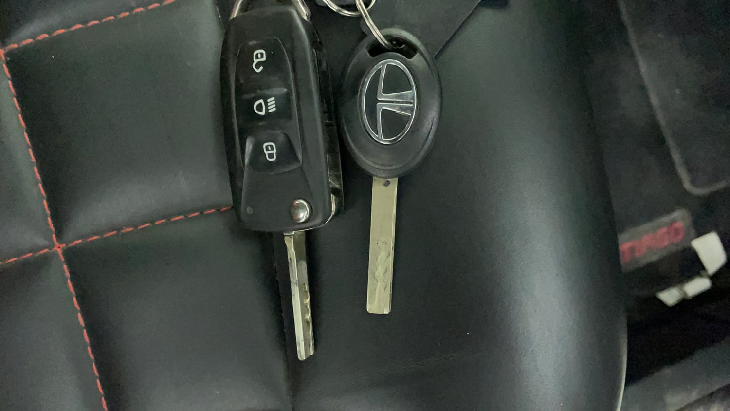 Used 2020 Tata Tiago Revotron XZ Petrol Manual extra CAR KEY VIEW
