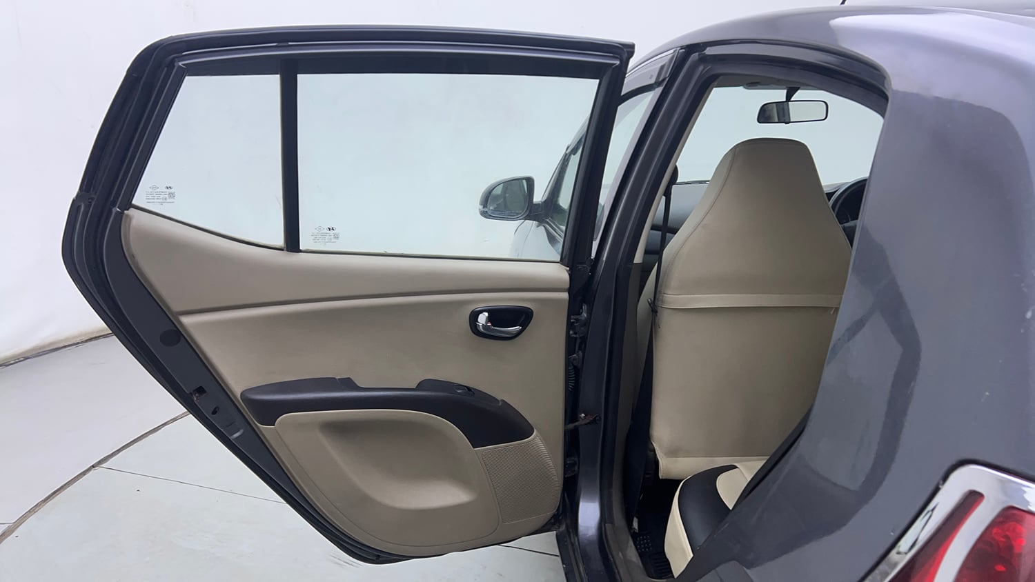 Used 2013 Hyundai i10 Magna 1.2 Kappa2 Petrol Manual interior LEFT REAR DOOR OPEN VIEW