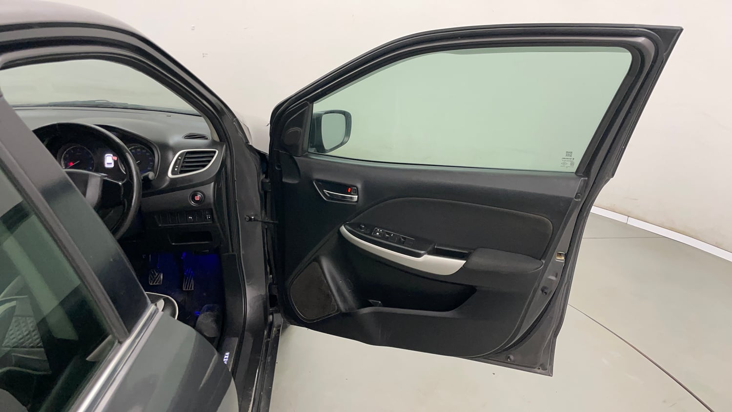 Used 2018 Maruti Suzuki Baleno Alpha 1.2 Petrol Manual interior RIGHT FRONT DOOR OPEN VIEW