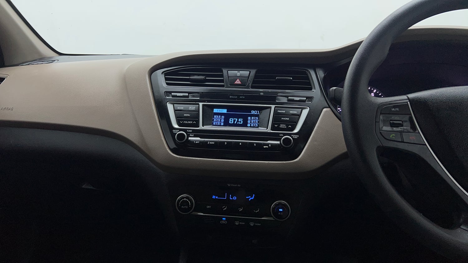 Used 2016 Hyundai Elite i20 Sportz 1.2 Petrol Manual interior MUSIC SYSTEM & AC CONTROL VIEW