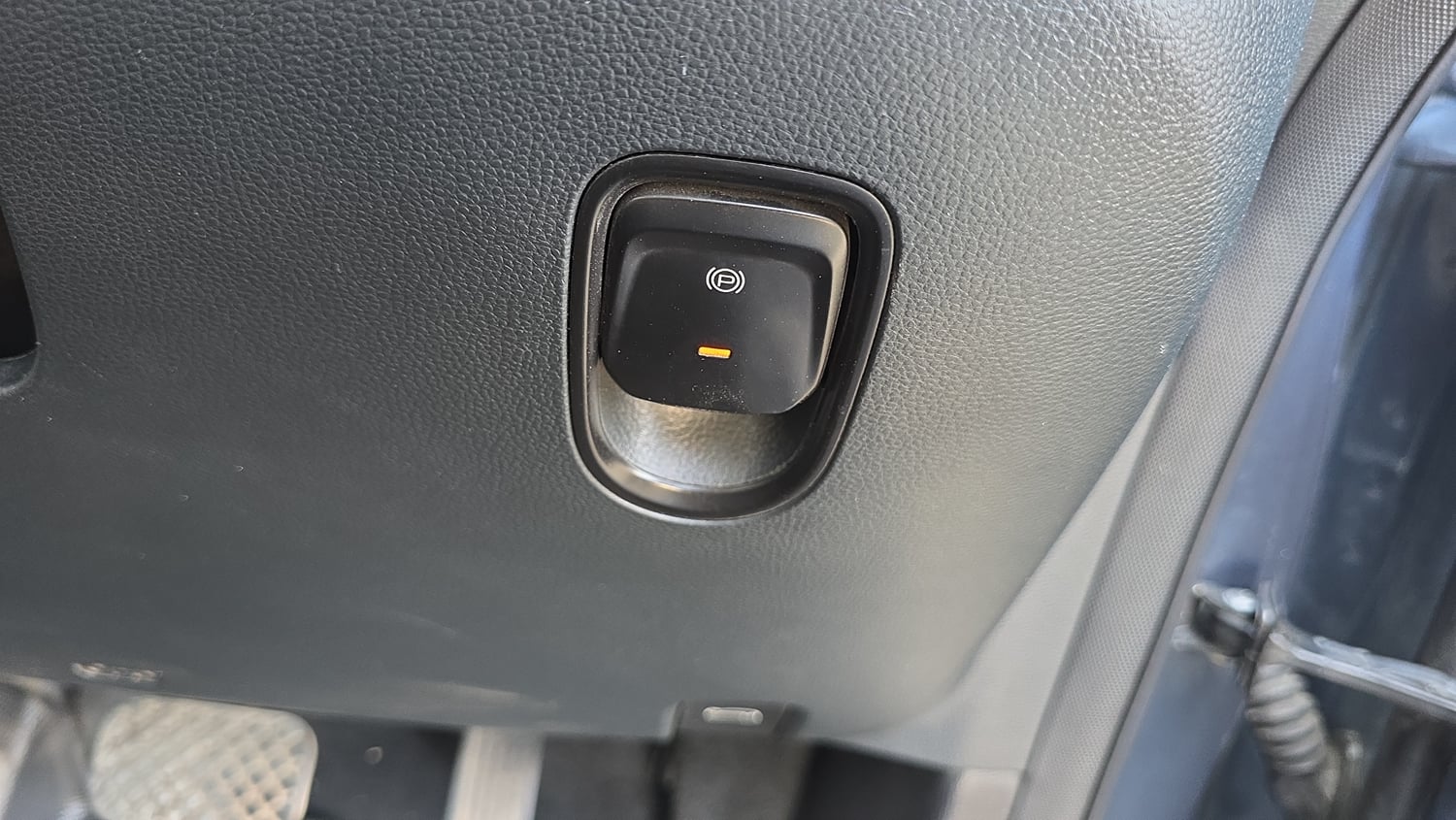 Used 2025 MG Motors Windsor EV Essence Pro Electric Automatic top_features Electronic parking brake