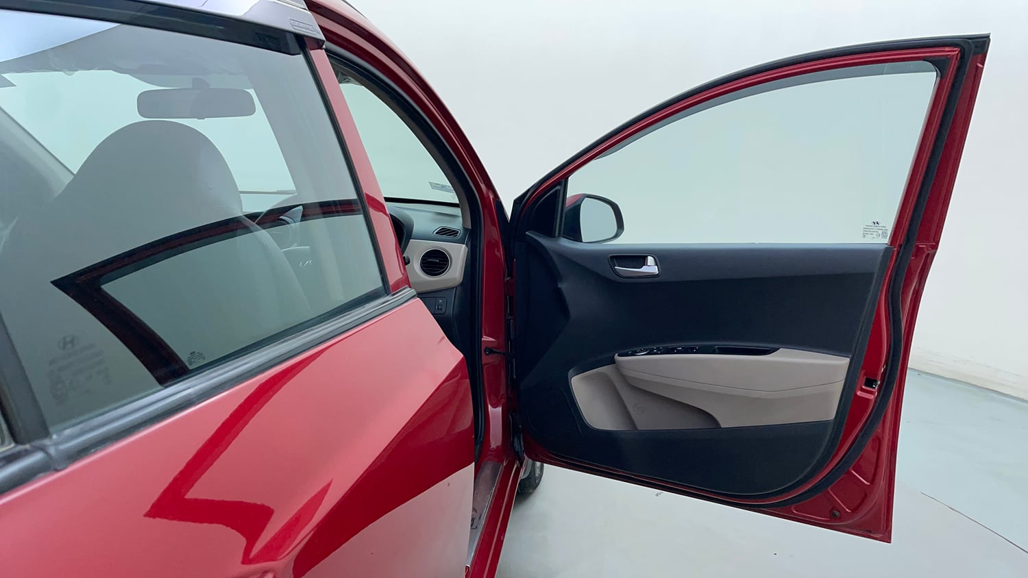Used 2019 Hyundai Grand i10 Sportz 1.2 Kappa VTVT Petrol Manual interior RIGHT FRONT DOOR OPEN VIEW