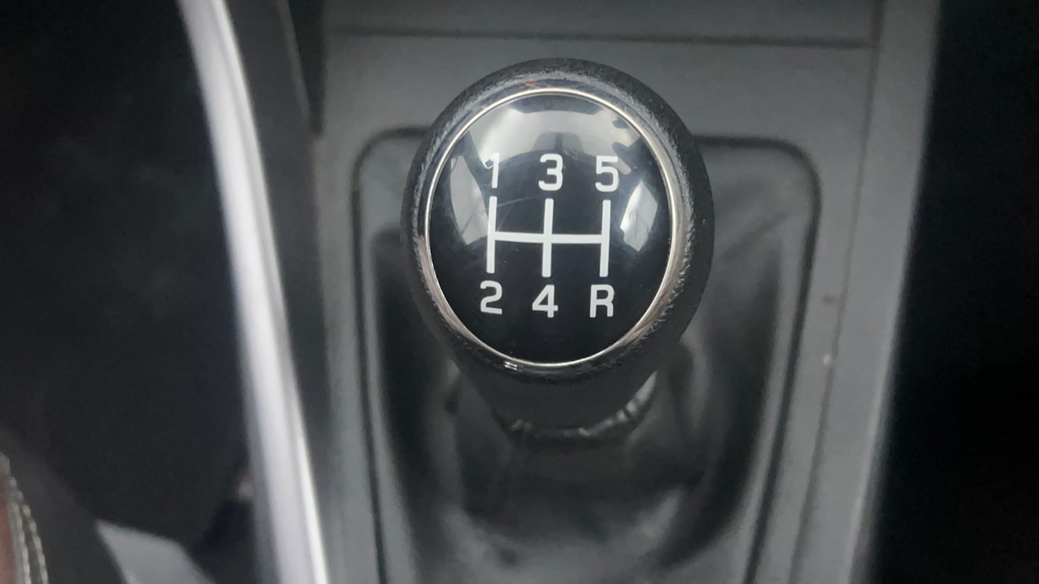 Used 2023 Maruti Suzuki Brezza VXi Petrol Manual interior GEAR  KNOB VIEW