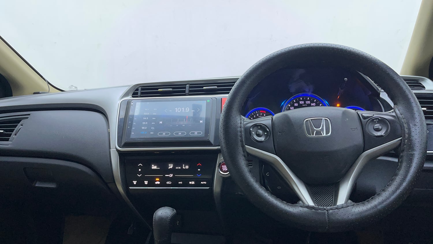 Used 2015 Honda City VX CVT Petrol Automatic interior DASHBOARD VIEW