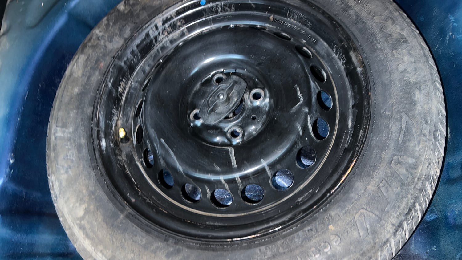 Used 2017 Maruti Suzuki Baleno Delta 1.2 Petrol Manual tyres SPARE TYRE VIEW