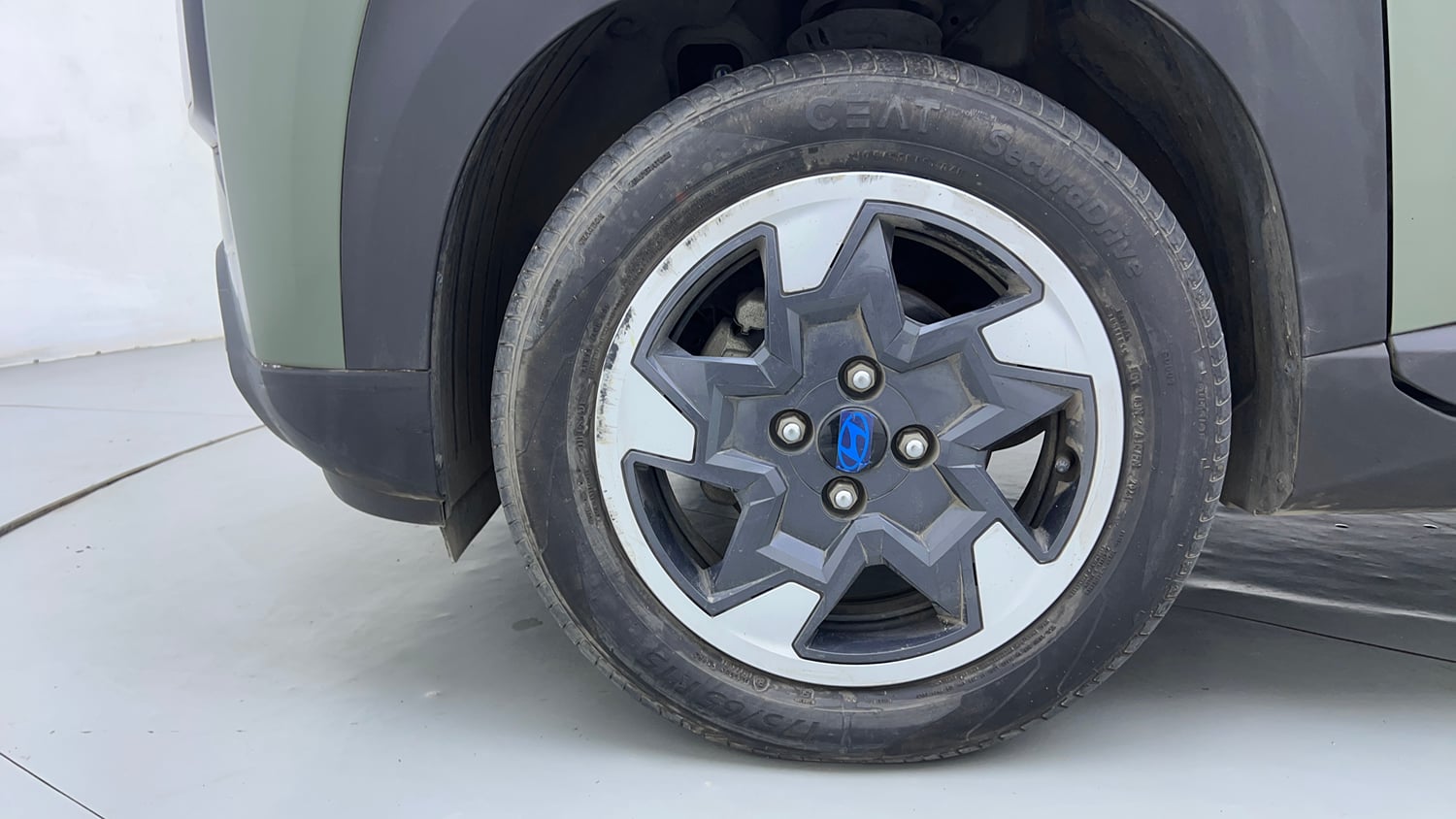 Used 2023 Hyundai Exter SX 1.2 AMT Petrol Automatic tyres LEFT FRONT TYRE RIM VIEW