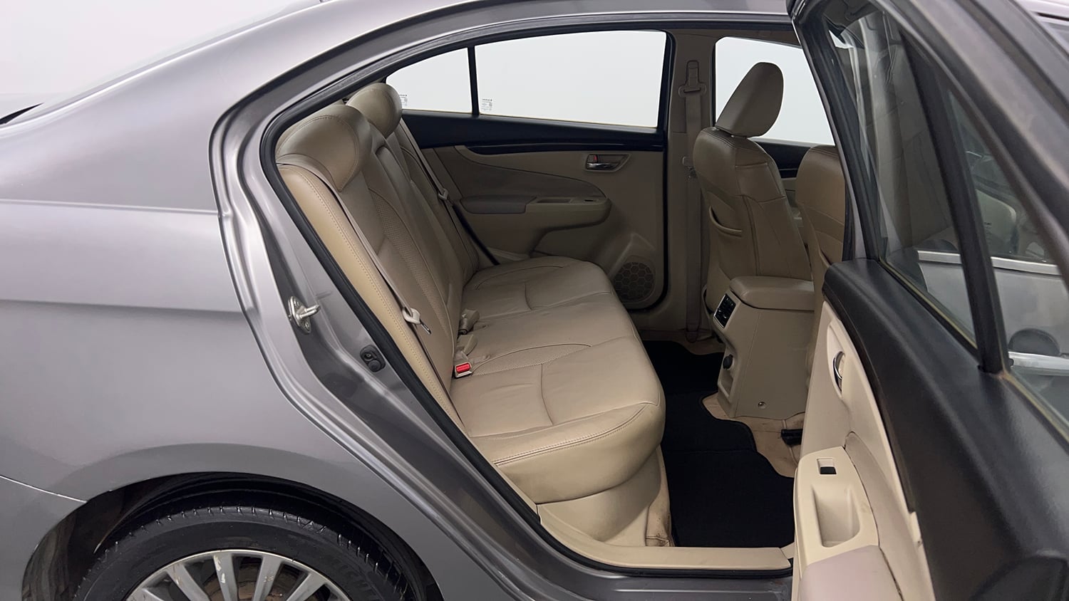 Used 2016 Maruti Suzuki Ciaz ZXi Petrol Manual interior RIGHT SIDE REAR DOOR CABIN VIEW