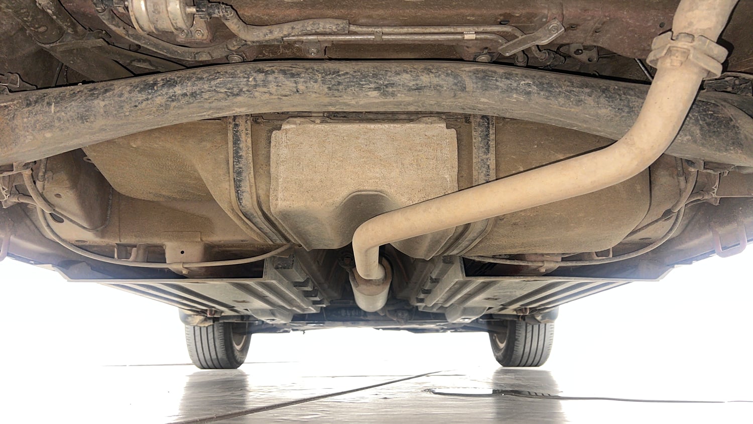 Used 2023 Maruti Suzuki Brezza Zxi Dual Tone Petrol Manual extra REAR UNDERBODY VIEW (TAKEN FROM REAR)