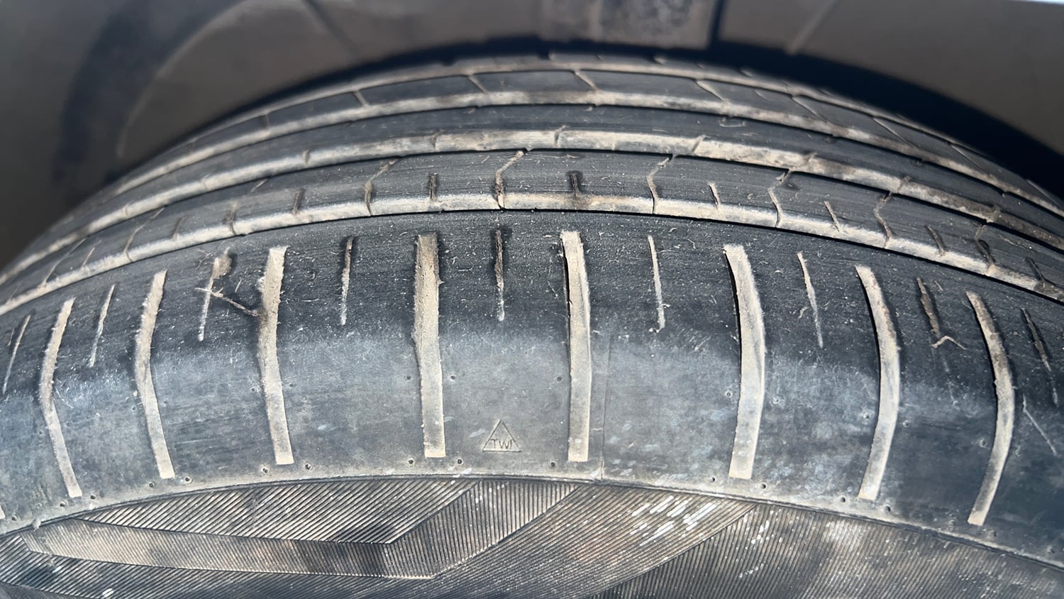Used 2021 Maruti Suzuki Swift ZXi Plus Dual Tone Petrol Manual tyres LEFT FRONT TYRE TREAD VIEW