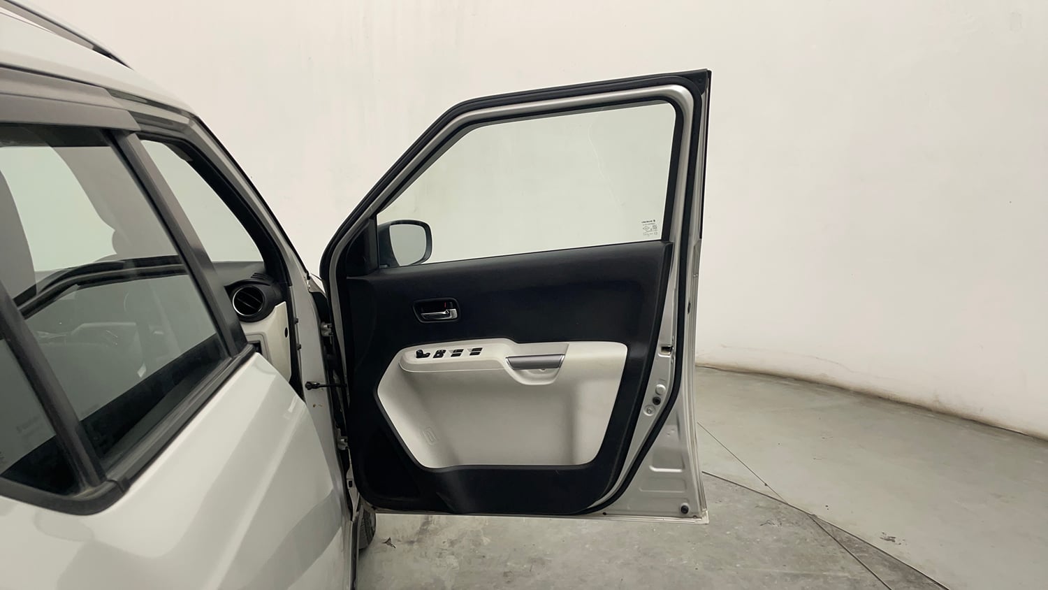 Used 2022 Maruti Suzuki Ignis Zeta 1.2 MT Petrol Manual interior RIGHT FRONT DOOR OPEN VIEW