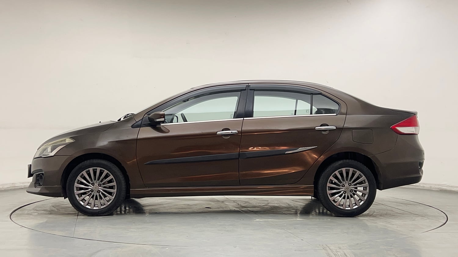 Used 2018 Maruti Suzuki Ciaz S 1.4 MT Petrol Manual exterior LEFT SIDE VIEW