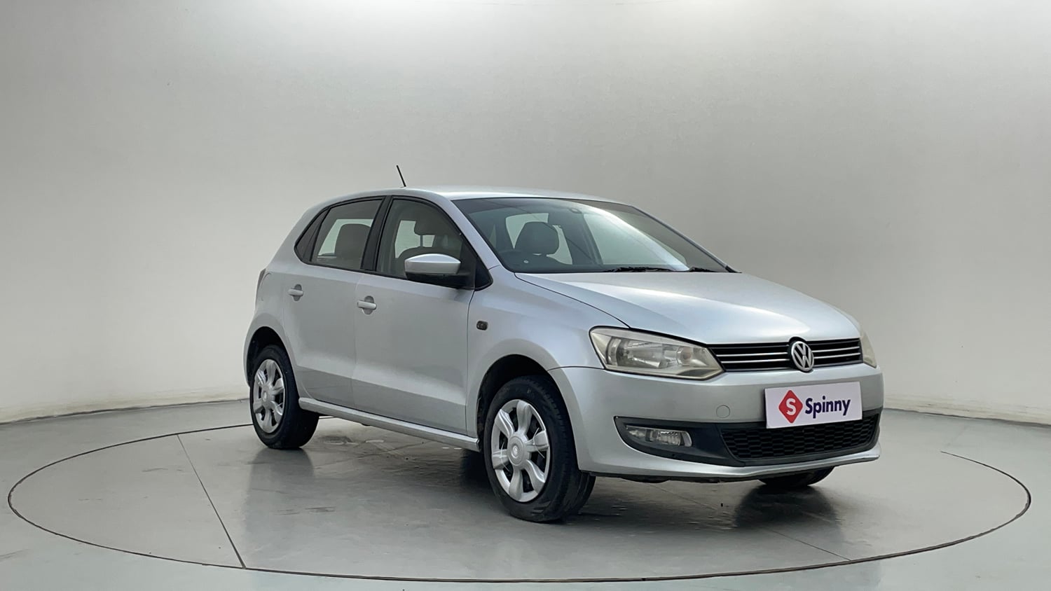 Used 2013 Volkswagen Polo Comfortline 1.2L (P) Petrol Manual exterior RIGHT FRONT CORNER VIEW